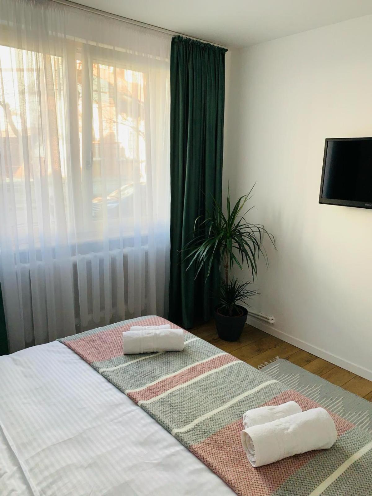 Iris Apartment Piatra Neamt Exterior photo